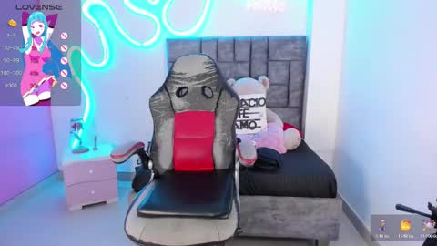 lanna1_ online show from November 26, 4:52 pm