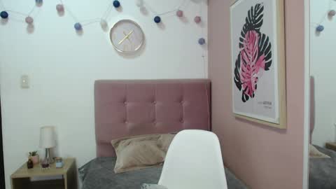 Lanna online show from May 6, 2:32 pm