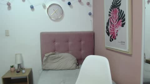 Lanna online show from May 12, 4:13 pm