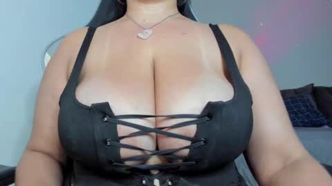 Snapshot of lannasantiago chatting on March 10, 10:13 pm Lanna online show from March 10, 10:13 pm