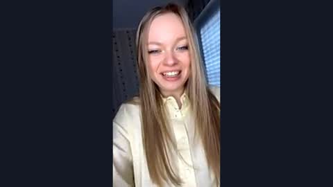 Hello My name is Lola online show from April 2, 1:41 pm