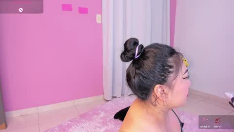 lapeligrosa_ online show from January 4, 10:05 am