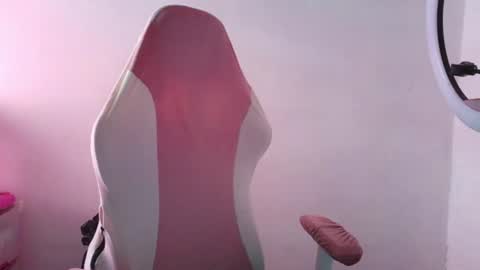 LARA online show from June 22, 7:55 pm