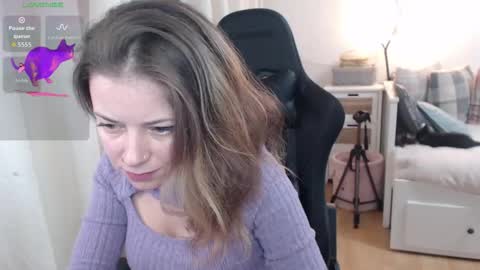 Lara online show from December 18, 5:50 pm