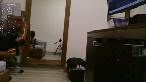 lara_curly online show from May 21, 10:35 am