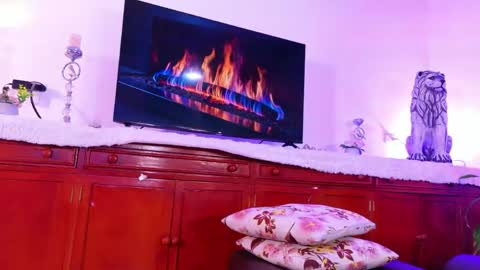 Hello Guys I am Lara Giraldo  WELCOME To my room online show from May 23, 1:59 am