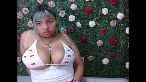 Lara online show from November 18, 4:19 pm