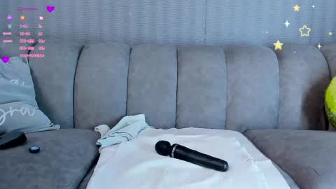 Lara online show from May 21, 8:07 pm