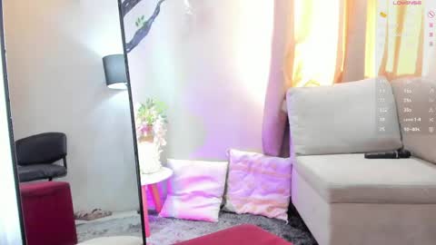      700  200   online show from May 6, 9:08 pm