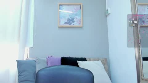      700  200   online show from December 10, 12:16 pm