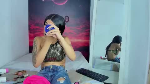Laraa online show from September 29, 7:08 pm