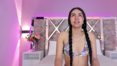 Lara online show from December 2, 7:03 pm