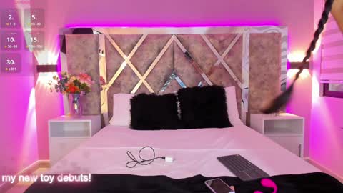 Lara online show from December 26, 7:38 pm