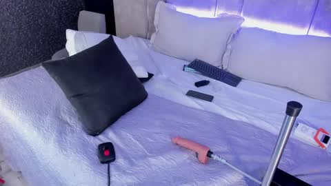 Lara online show from May 16, 12:02 am
