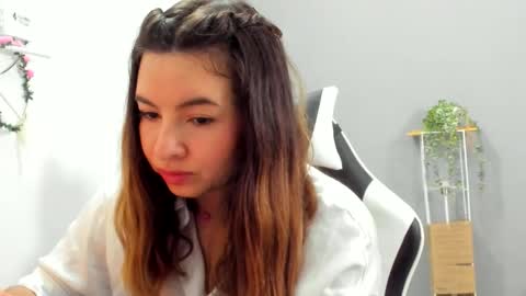 Lara online show from May 28, 1:58 am