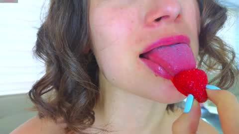 Lara  online show from December 19, 12:45 pm