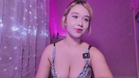 Lara online show from August 1, 7:05 pm
