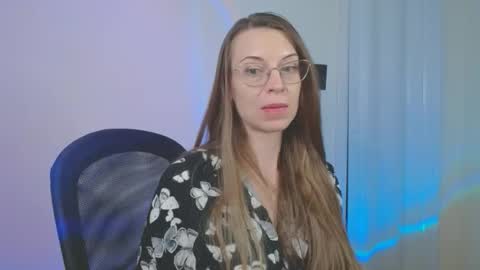 larawintersxxx online show from January 7, 10:24 pm