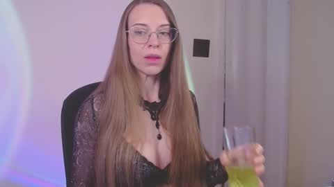 larawintersxxx online show from May 17, 9:25 pm