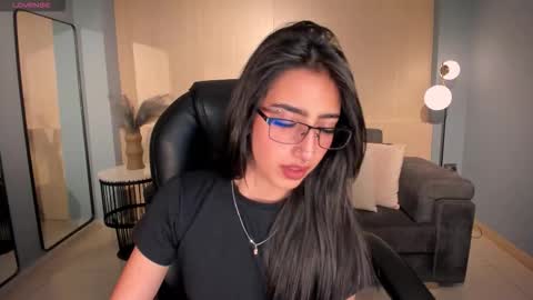 Larisa Smirnov online show from October 18, 5:32 am