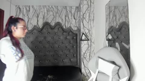  Lari online show from January 11, 2:30 am