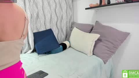 Snapshot of larossasexy chatting on March 8, 10:02 pm Rosa online show from March 8, 10:02 pm