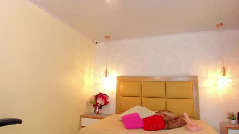  MIA  online show from April 10, 12:22 pm