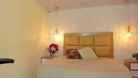  MIA  online show from April 8, 12:18 pm