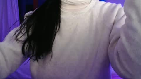 Auri online show from May 15, 9:50 pm