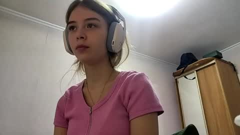 Linet online show from April 3, 1:42 pm