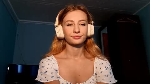 Amelia online show from October 12, 1:02 pm