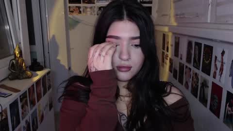 miiiiiiaaaa online show from December 12, 6:31 pm