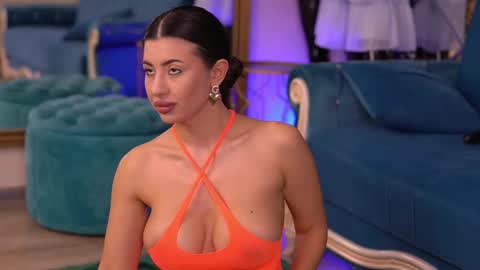 Snapshot of latinaloco chatting on March 8, 6:35 pm Latina online show from March 8, 6:35 pm