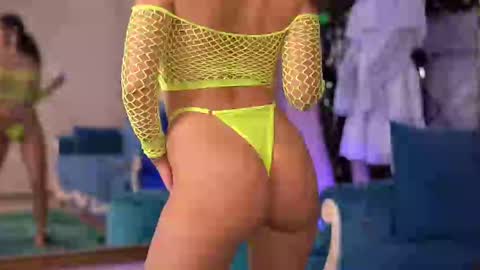 Snapshot of latinaloco chatting on March 7, 6:43 pm Latina online show from March 7, 6:43 pm