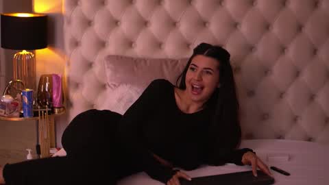 Latina online show from March 14, 6:53 pm