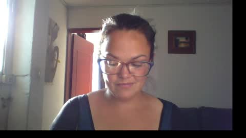 Laura online show from April 28, 9:51 pm