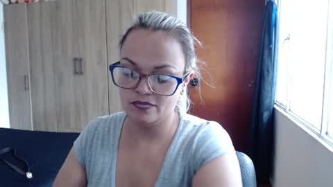 Laura online show from July 29, 8:53 pm