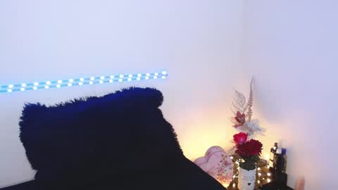 lau_24 online show from May 13, 2:01 pm