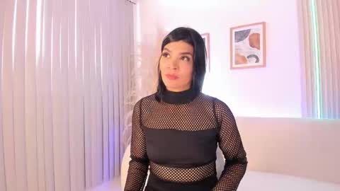 lau_reyes online show from October 2, 12:32 pm