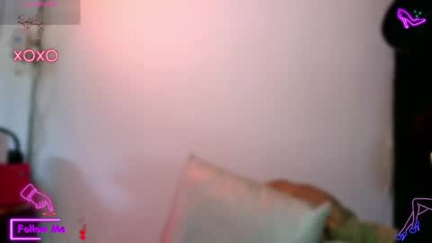 laujgray online show from November 10, 5:41 pm