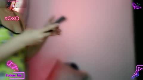 laujgray online show from December 2, 6:26 am