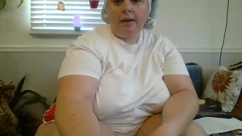 LauLauMa online show from January 2, 2:57 pm