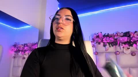 laura__js_ online show from January 6, 4:16 am