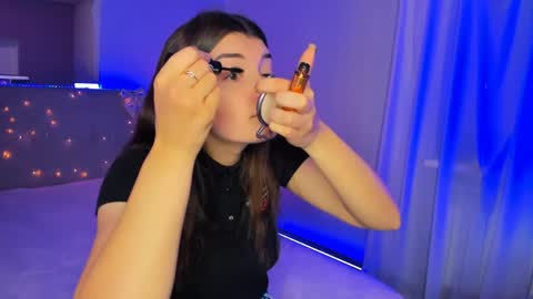 Laura online show from May 5, 5:32 am