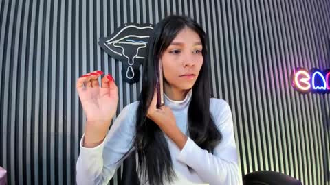 Snapshot of laura_aristizabal_19 chatting on February 7, 1:01 pm Laura online show from February 7, 1:01 pm
