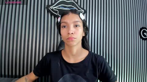 Snapshot of laura_aristizabal_19 chatting on February 26, 12:38 pm Laura online show from February 26, 12:38 pm