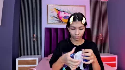 Snapshot of laura_aristizabal_19 chatting on March 12, 12:47 pm Laura online show from March 12, 12:47 pm