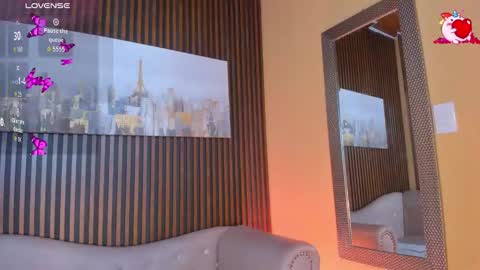 Snapshot of laura_aristizabal_19 chatting on September 16, 1:30 pm Laura online show from September 16, 1:30 pm