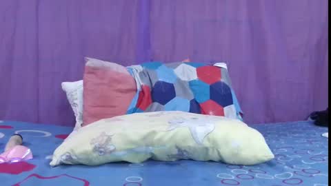 Snapshot of laura_candy12 chatting on January 18, 6:10 pm Laura online show from January 18, 6:10 pm