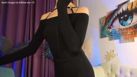 Laura online show from May 26, 8:30 pm